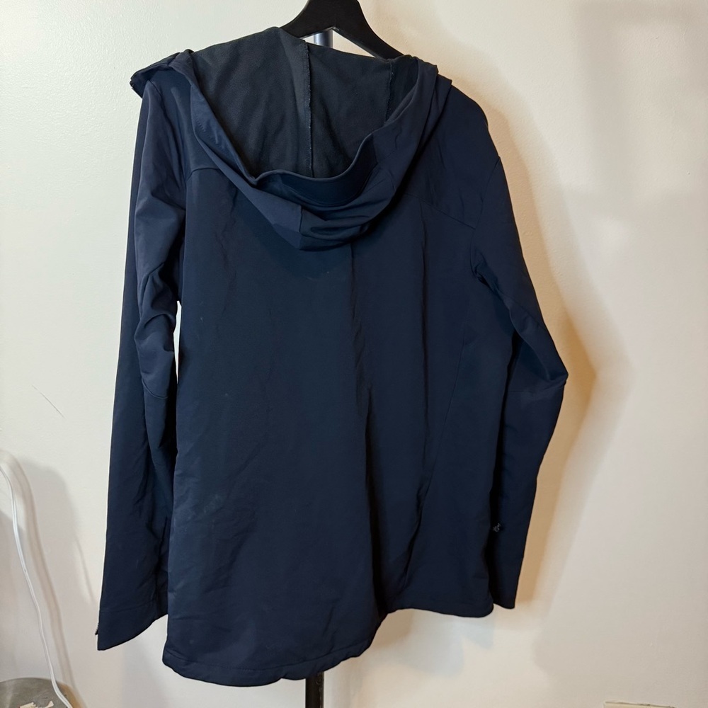Kirkland Signature Men's Dark Blue Windbreaker - Picture 9 of 10